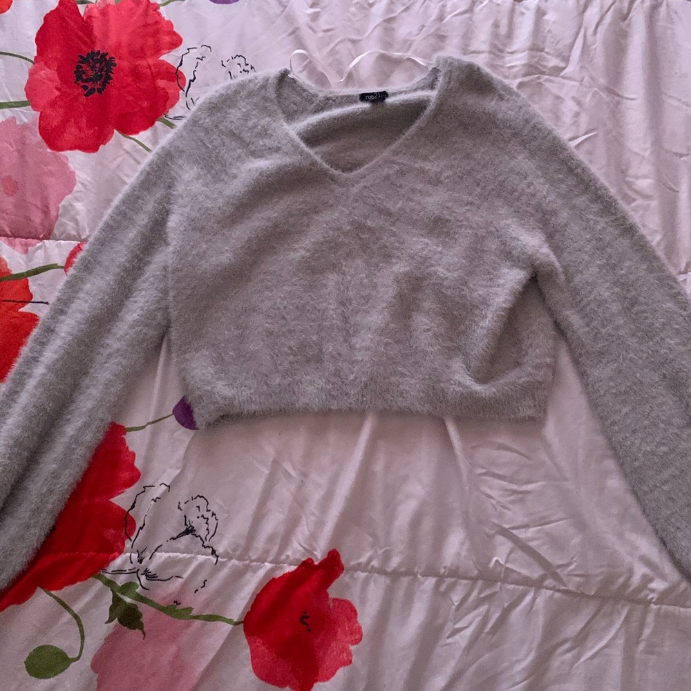 Grey long sleeve shirt/sweater